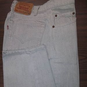 VINTAGE NWOT LEVI'S 33x30 RELAXED FIT TAPERED LEG
